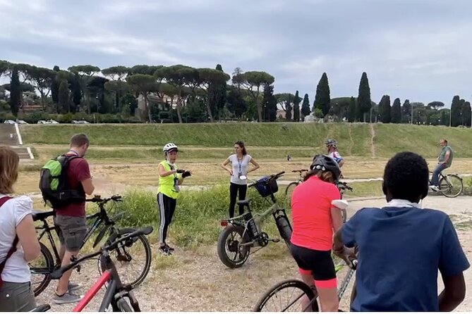 E-Bike tour - Rome in 2 hours - Altar of the Fatherland and Mussolini’s Balcony: Photo Moments Along the Route