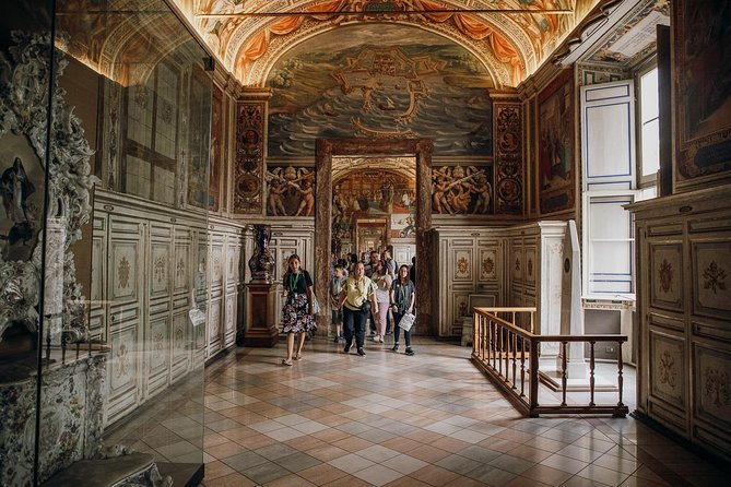 Early Vatican Museums Tour: The Best of the Sistine Chapel - Stanze di Raffaello early: the Raphael Rooms before they turn into a crowd event
