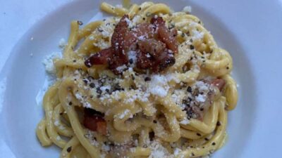 Eat as the Romans do: Trastevere Street Food Experience - Why the early evening walk across the Tiber is part of the meal