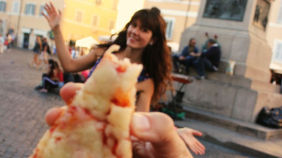 Eat as the Romans do: Trastevere Street Food Experience - Pasta to share: cacio e pepe, carbonara, or amatriciana