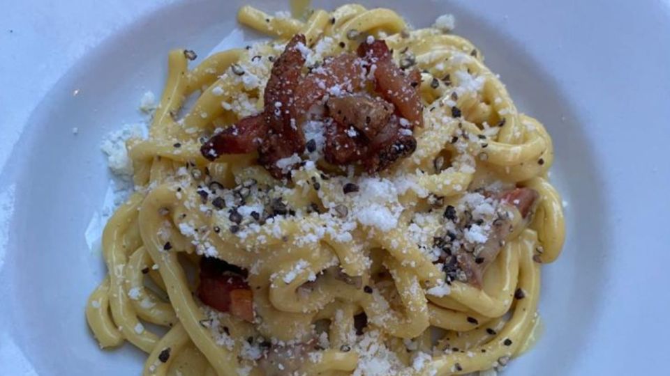 Eat as the Romans do: Trastevere Street Food Experience - Why the early evening walk across the Tiber is part of the meal