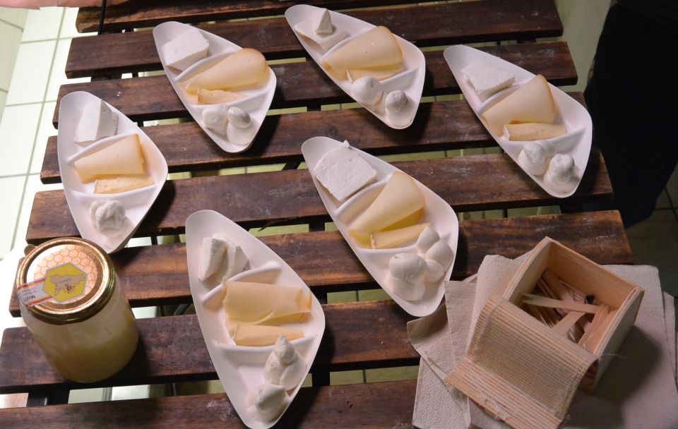 Eat Like a Roman - Traditional Food, Local Market & History - Gelato finish: a Pope-favorite stop that feels old-school