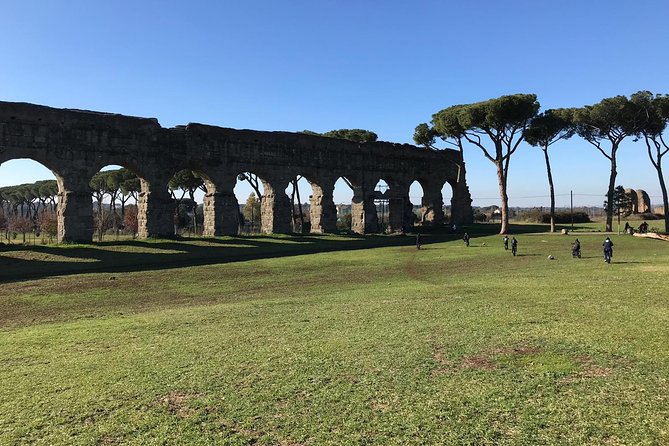 eBiking along the Appian Way - Caracalla’s baths and the Roman world of crowds