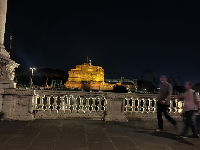 Elegant Rome by night tour and dinner in a local restaurant - Colosseum, Circus Maximus, and Roman Forum: Seeing the Giants Without a Full-Day Grind