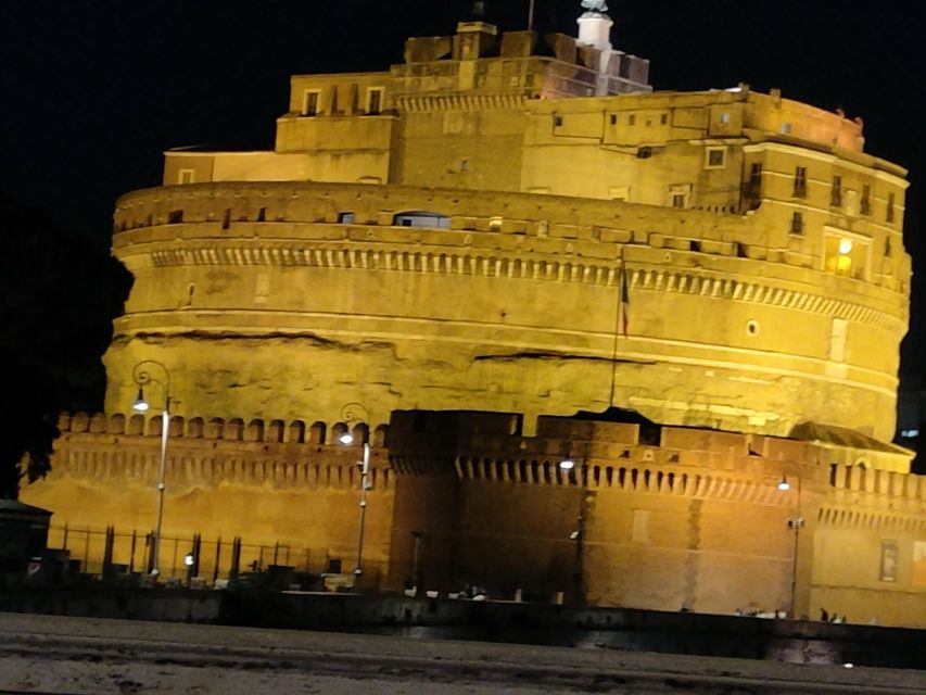 Elegant Rome by night tour and dinner in a local restaurant - Tiber Island and a Second Round Through St Peter’s