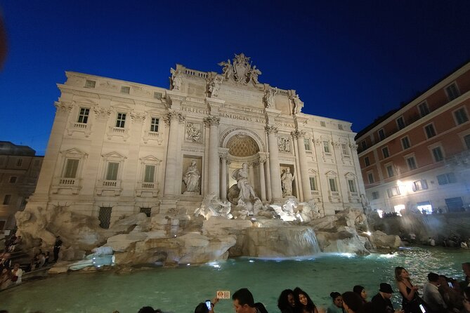 Elegant Rome by Night Tour with Local Driver-Guide & Dinner - Giardino degli Aranci and the keyhole surprise