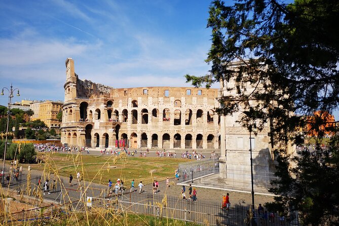 Esclusive Colosseum Tour with Roman Forum & Palatine Hill Access - The Colosseum, Roman Forum, and Palatine Hill in one tight loop
