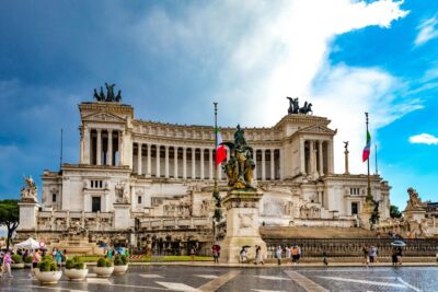 Eternal Rome: city tour with Pantheon entry ticket - Fontana di Trevi: legend, angle, and the coin ritual
