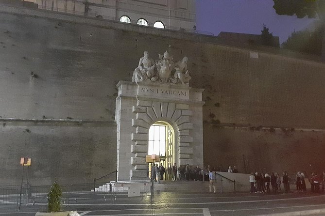 Exclusive Guided tour : Vatican Museum,Sistine Chapel & Basilica - Meeting point, timing, ID rules, and what to wear