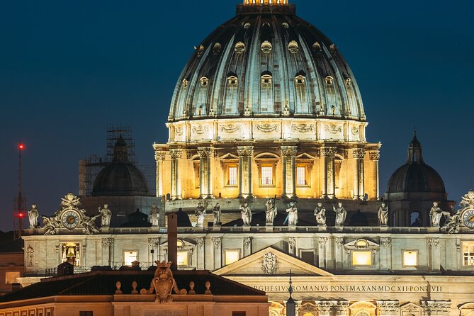 Exclusive Vatican Museums & Sistine Chapel Guided Tour by Evening - Cortile della Pigna: calm architecture and the Pinecone statue