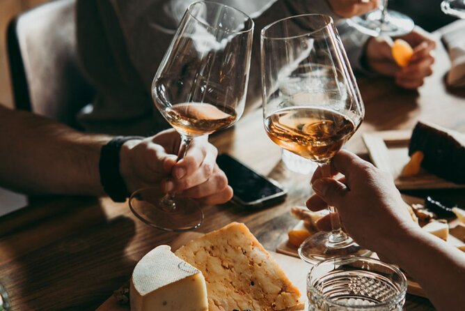 Experience Rome Exclusive Wine Tasting in City Center - The format: how a 1-hour flight of five wines usually plays out