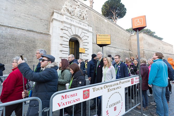Express Vatican & Sistine Pass with Audio Guide - Sistine Chapel: When the Crowd Noise Turns Off