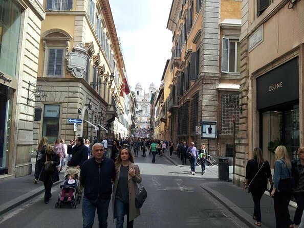 Fendi Experience: the pure essence of Roman high fashion - Key highlights worth planning around
