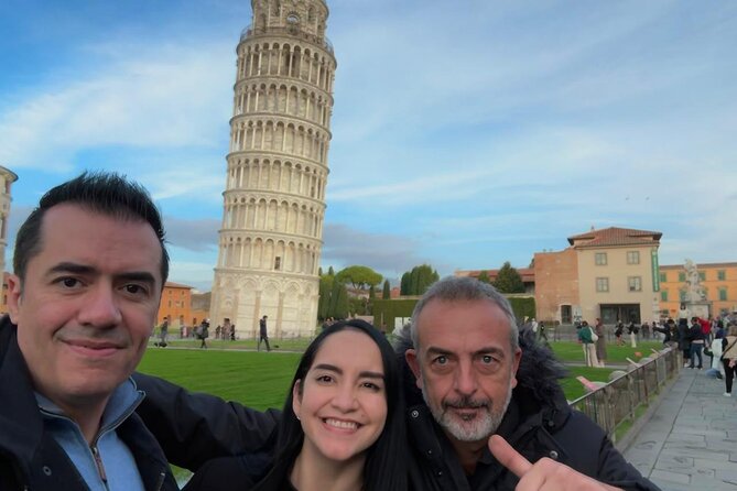 Florence and Pisa from Rome: Full Day Private Tour - Piazza della Signoria and Ponte Vecchio: Two Florence Icons, One Trade-Off