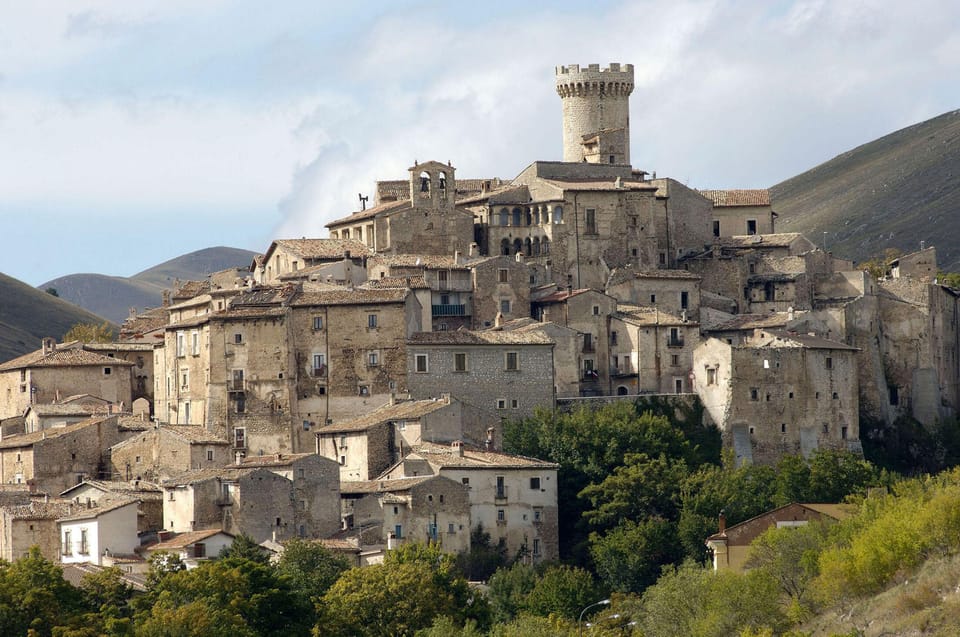From Rome: Day trip to Abruzzo, Hidden Gem of Italy - Lunch at Ristoro Mucciante: the payoff meal with wine included