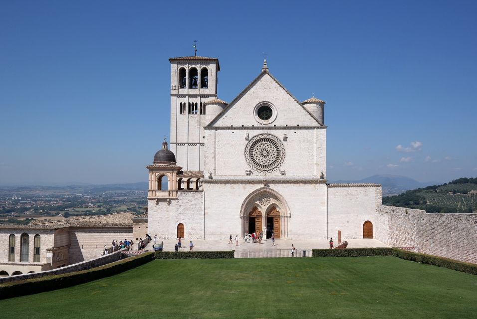 From Rome: Full-Day Assisi & Orvieto Semiprivate Tour - Assisi Walls, Streets, and the St. Francis Story