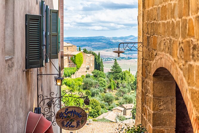 from Rome Montepulciano and Montalcino, the Wine Routes - The day’s pacing: what fits well, what feels tight