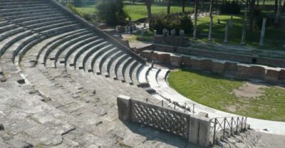 From Rome: Ostia Antica Guided Half-Day Trip by Train - Strolling the Decumanus Maximus: reading a Roman town like a map