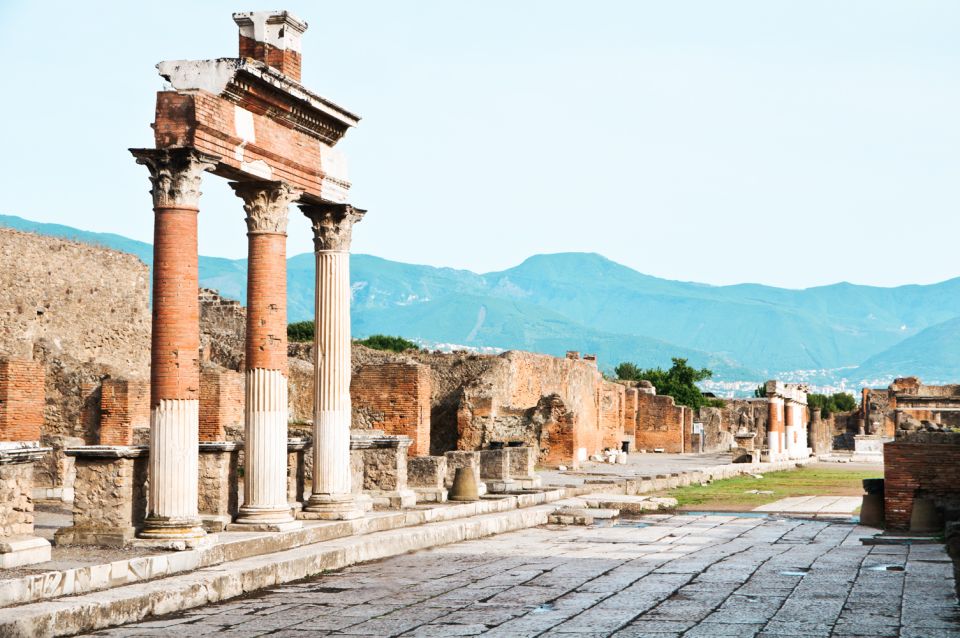 From Rome: Pompeii & Amalfi Coast Full-Day Trip - Small group comfort: why 14 people matters on the coast