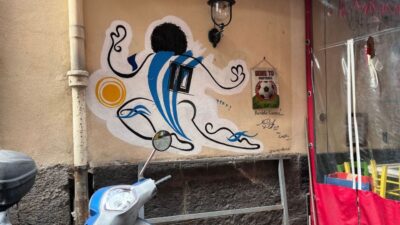 From Rome: Pompeii and Naples Day Trip by High-Speed Train - Meeting your guide in Naples and riding to Pompeii by air-conditioned shuttle