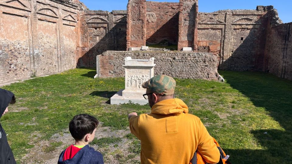 From Rome: Pompeii and Naples Day Trip by High-Speed Train - Espresso and sfogliatella: the Naples break you shouldn’t skip