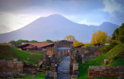 From Rome: Pompeii and Vesuvio Guided Day Trip with Lunch - Starting Point and Getting Comfortable on the Drive