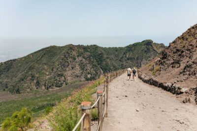 From Rome: Pompeii Day Trip with Optional Vesuvius and Lunch - The bus stops that keep you from melting