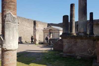 From Rome: Pompeii & Naples Small-Group Day Tour with Lunch - Getting from Rome: the air-conditioned van and a realistic schedule