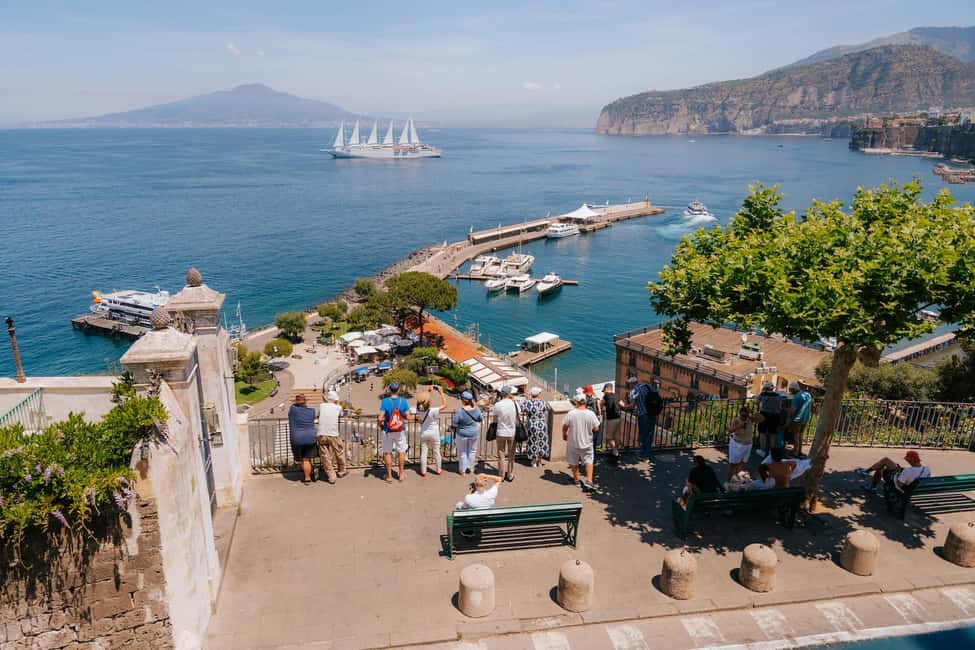 From Rome: Pompeii with Expert Guide & Amalfi Coast Day Trip - Pompeii with an archaeologist guide: the part that makes it worth it