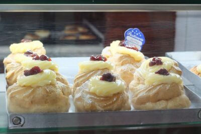 From Rome: Positano & Amalfi Coast Day Trip by Train & Ferry - Meeting at Caffè Trombetta: Finding Your Guide Fast