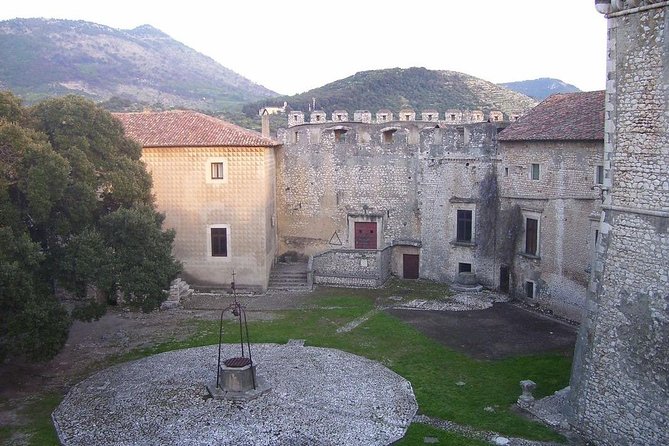 Garden of Ninfa and Sermoneta Day Trip from Rome with Lunch - Lunch in the countryside: farmhouse food instead of a tourist trap