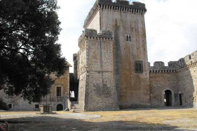 Garden of Ninfa and Sermoneta Day Trip from Rome with Lunch - Group size and guides: why the day feels personal