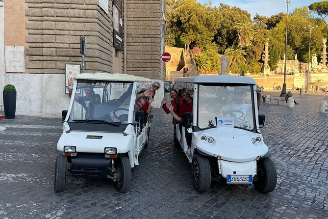 German Golfcart Tour - Piazza Venezia: fast route through alleys, then a monument moment