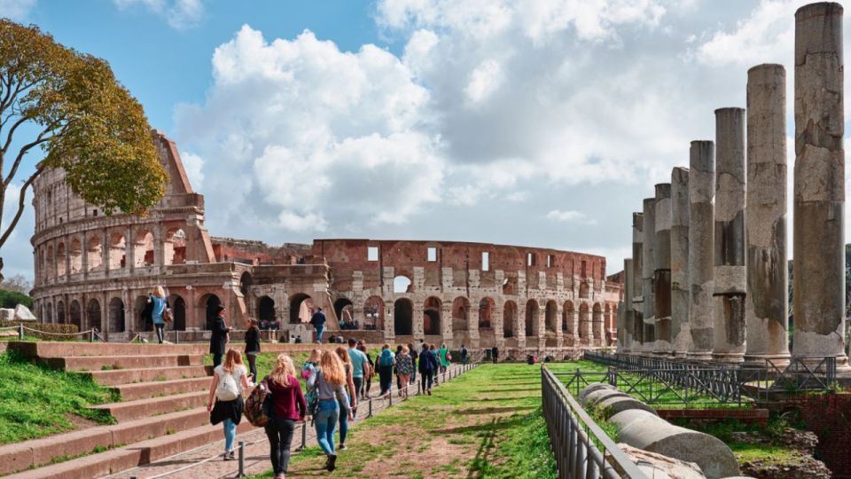 Gladiators & Saints: Colosseum Arena and St. Peter's Prison - Mamertine Prison and the St Peter story in Rome