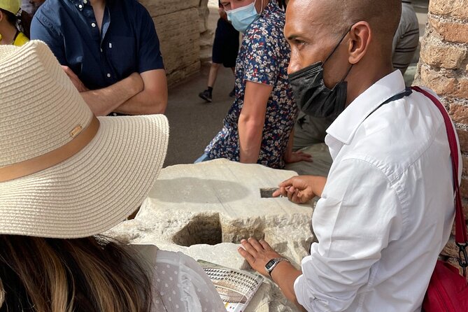 Guided Group Tour of Colosseum, Roman Forum and Palatine Hill - Group size, start times, and the headset advantage