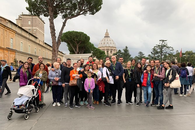 Guided tour of the Vatican Museums and Sistine Chapel in Spanish - Pacing and crowd reality: why some parts feel rushed
