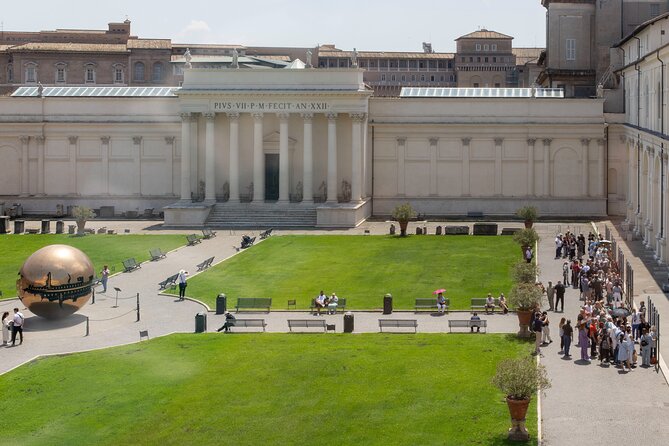Guided tour of the Vatican Museums and Sistine Chapel in Spanish - Logistics you can’t ignore: meeting point, timing, and ending at St. Peter’s
