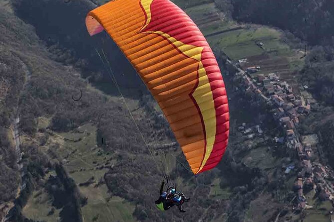 Half day private paragliding experience - ADVENTURE FLIGHT - Launch and climb: running a few steps into thermal lift