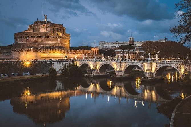 Haunted Rome: Eternal City Night Walking Tour - Via del Mascherone and vicolo lanes: the madonnelles that were meant to stop crime
