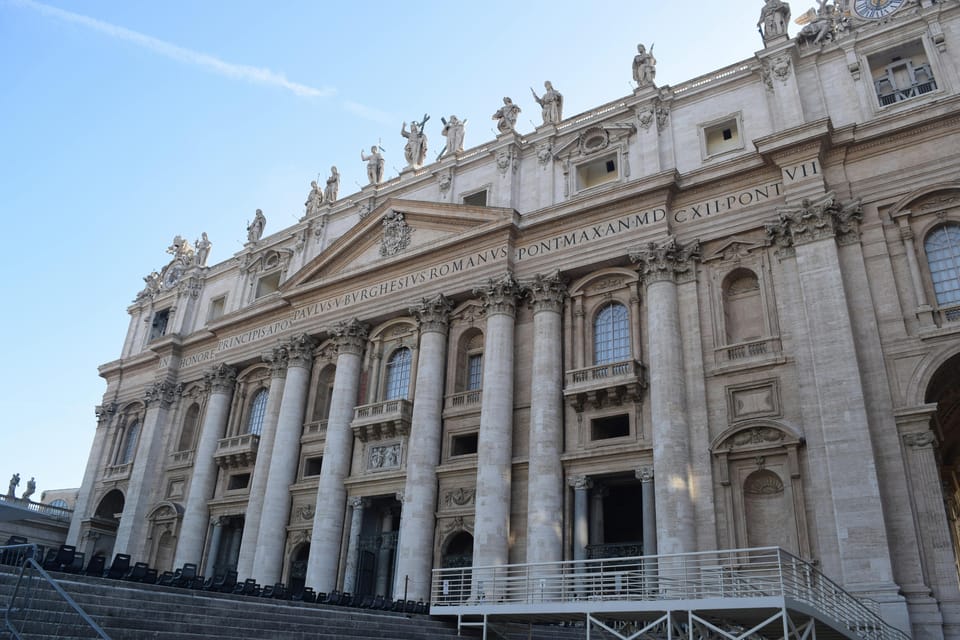 Historical and Spiritual Jorney in Papal Basilicas - St. Peter’s Square intro: the power comes from scale and story