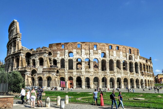 Hosted Access to the Colosseum - Roman Forum and Palatine Hill: Two More Stops, Same Timing Energy