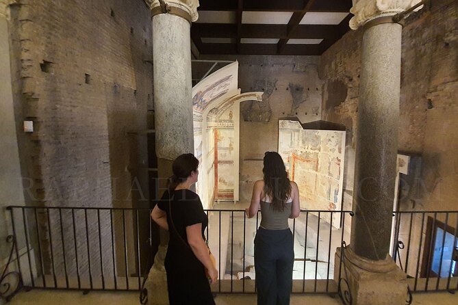 House of Augustus, Palatine Museum and Palatine Hill w PhD Archaeologist - Stop 1: Palatine Hill and the Emperors’ Palace ruins