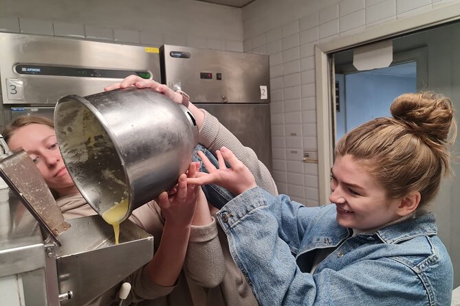 Italian Gelato Making Experience in Rome - Step by Step: Mixing, Churning, and Decorating Your Gelato