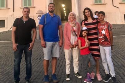 Jewish Ghetto and Trastevere Tour Rome - Campo de’ Fiori and Piazza Farnese: Where Daily Life Meets Big Stories