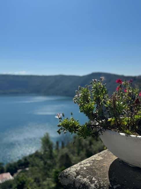 Jubilee: Castel Gandolfo and the gardens of the papal villas - Castel Gandolfo and Lake Albano: why this stop feels different from Rome