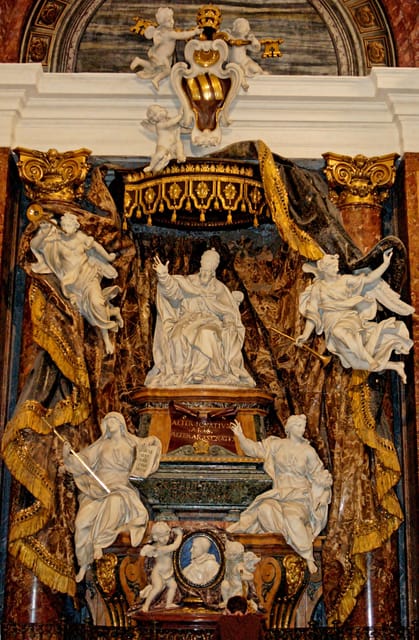 Jubilee tour: art and popes in Rome in the golden age of Christendom - Piazza di Pietra to Piazza Colonna: Where Roman Layers Collide