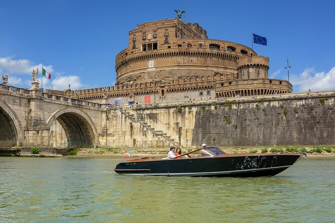La Dolce Vita: Private Luxury Boat Ride in the Eternal City - Key things you’ll notice on this Tiber boat ride