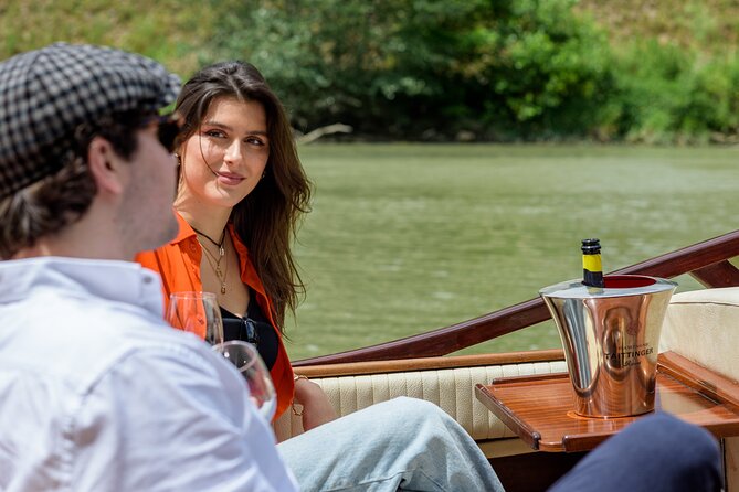 La Dolce Vita: Private Luxury Boat Ride in the Eternal City - Your onboard setup: what’s included, what’s optional