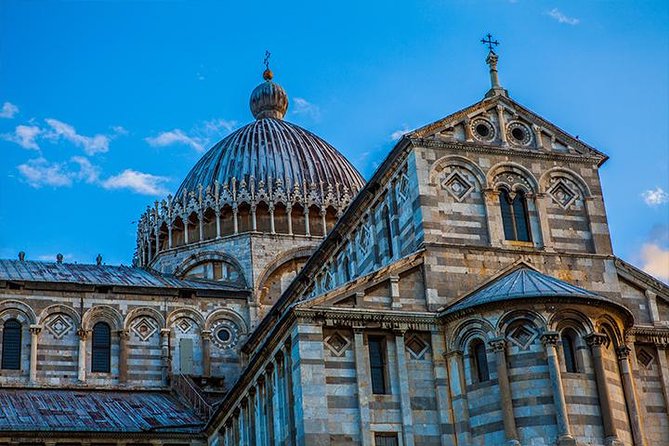 Lucca and Pisa Day Tour from Rome - The early Lucca morning: walls, Duomo di San Martino, and Torre Guinigi