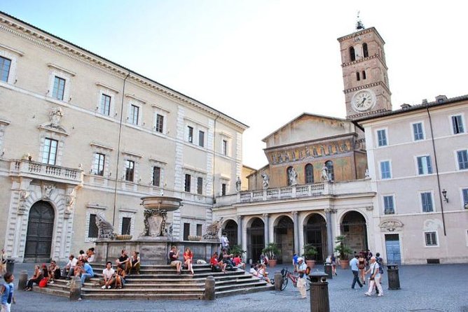 Medieval Rome & trastevere walking tour w/personal tour guide - Stop 2: Piazza di Santa Maria in Trastevere and Bramante’s Fountain